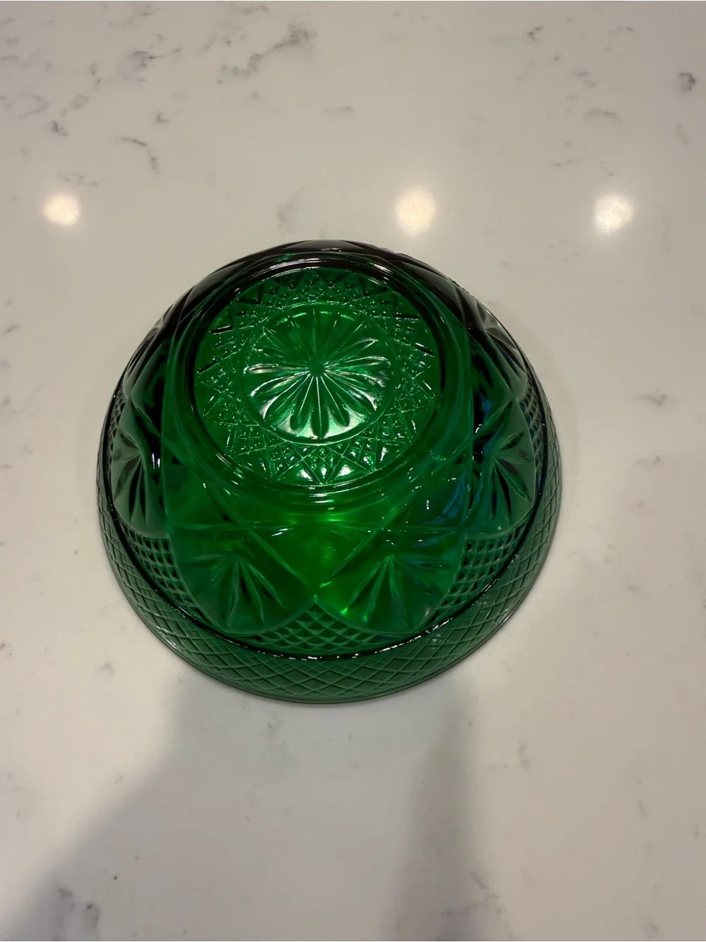 Vintage Emerald Green Pressed Glass Bowl Diamond Starburst Pattern 5.5”